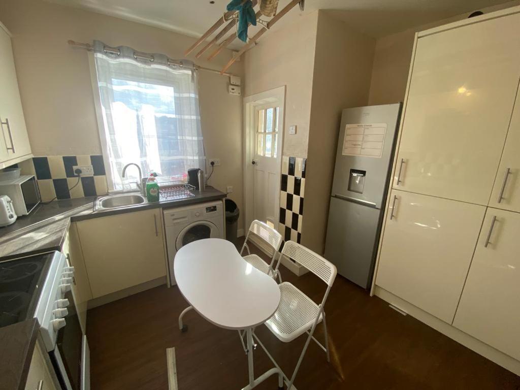 Lovely Private Room In Sandilands Dr Ab24 แอเบอร์ดีน ภายนอก รูปภาพ